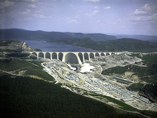 Vue aérienne du barrage Manic-5