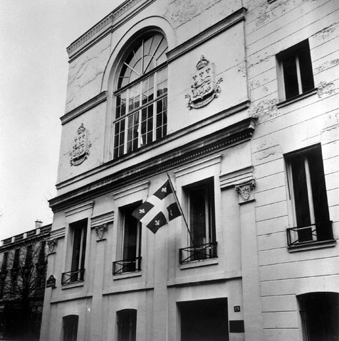 Façade de la Maison du Québec à Paris en 1965