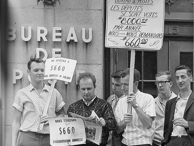 Postal workers in Canada go on strike